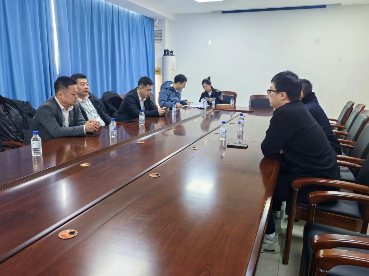 驰而不息纠“四风” 风清气正过佳节——k1体育注册就送38元集团纪委开展节前纠“四风”监督检查工作